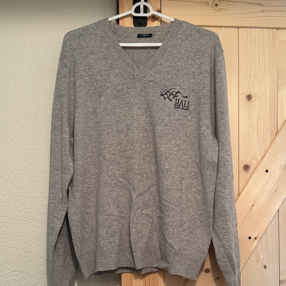 Hall Wines Napa Valley Gray V-Neck 100% Cashmere Sweater